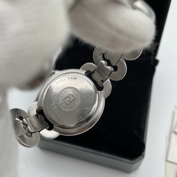 Fendi - Picture 6 of 9